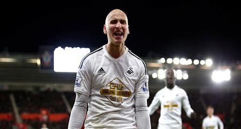 سوانزي يهزم ساوثامبتون ويثبت مان يونايتد في المركز الثالث بالدوري الإنجليزي.. فيديو